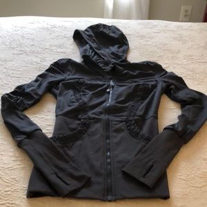 Lulu lemon jacket sz 4 grey